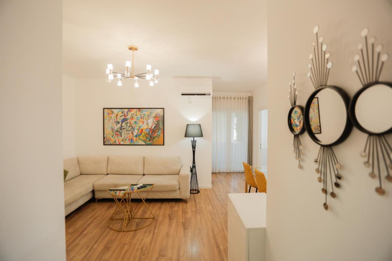 Miku Apartment-sophisticated 2bd At Taiwan Apartment Tirana